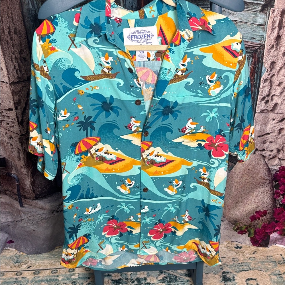 Frozen by Reyn Spooner rare button down shirt, size xs, good condition